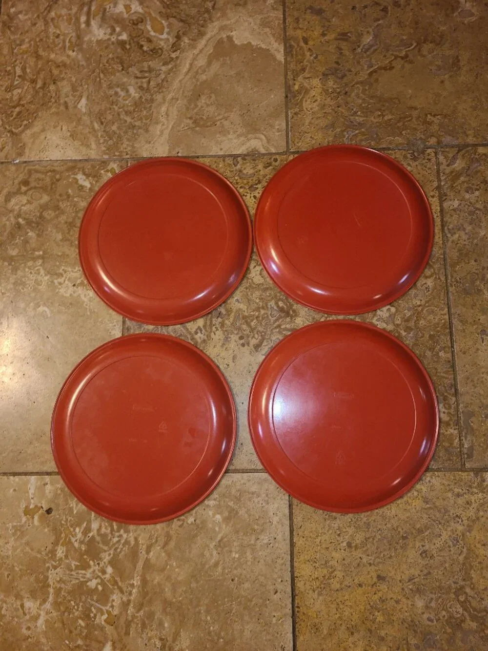 VTG Rubbermaid Melamine Plates Set Of 4 Red Dinner Plates 10